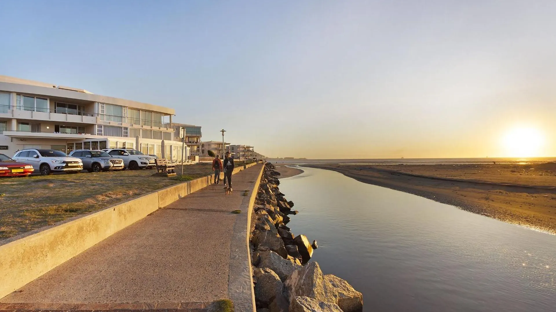 Apartment Lagoon Beach 29A By Host Agents Cape Town South Africa